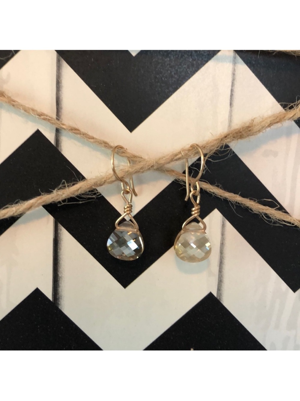 Iridescent Teardrop Gemstone Crystal Drop Earrings EUC